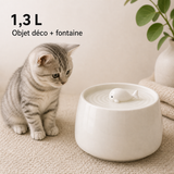 Format et capacité — Fontaine à eau en céramique blanche avec baleine pour chat - 1,3L