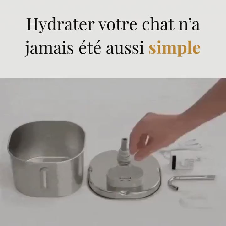 Charger la vidéo : presentation du montage de la fontaine a eau pour chat en acier inoxydable - Bec robinet 2.2L