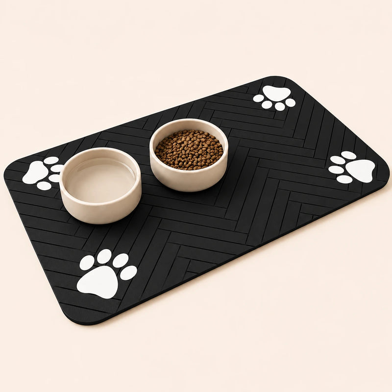 Tapis sous-bowl absorbant noir 30 × 50 cm motif chevrons et pattes, deux gamelles